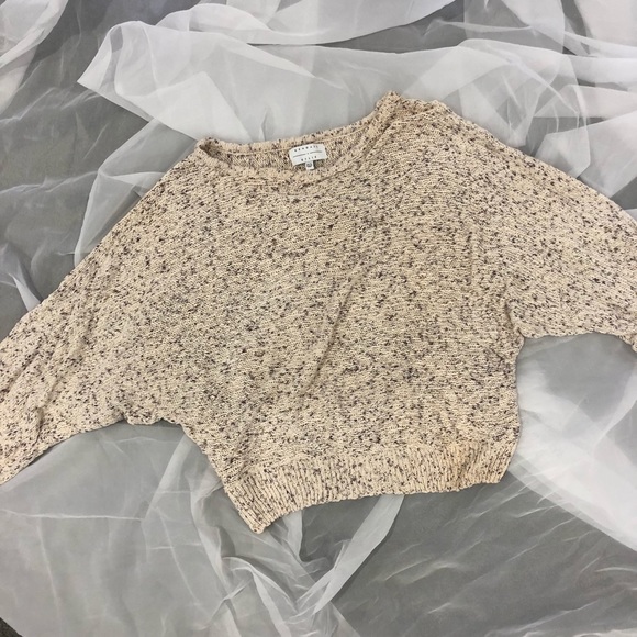 Kendall & Kylie Tops - Kendall & Kylie Batwing Sleeve Sweater M/L